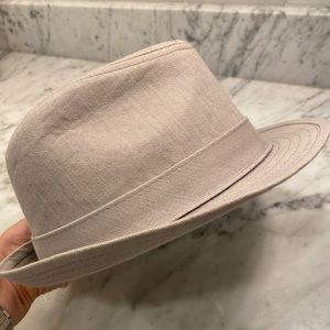 Adorable Gray Hat Women’s l/xl